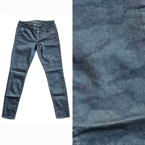 American Eagle Outfitters Camouflage Stretch Jegging Size 4 R